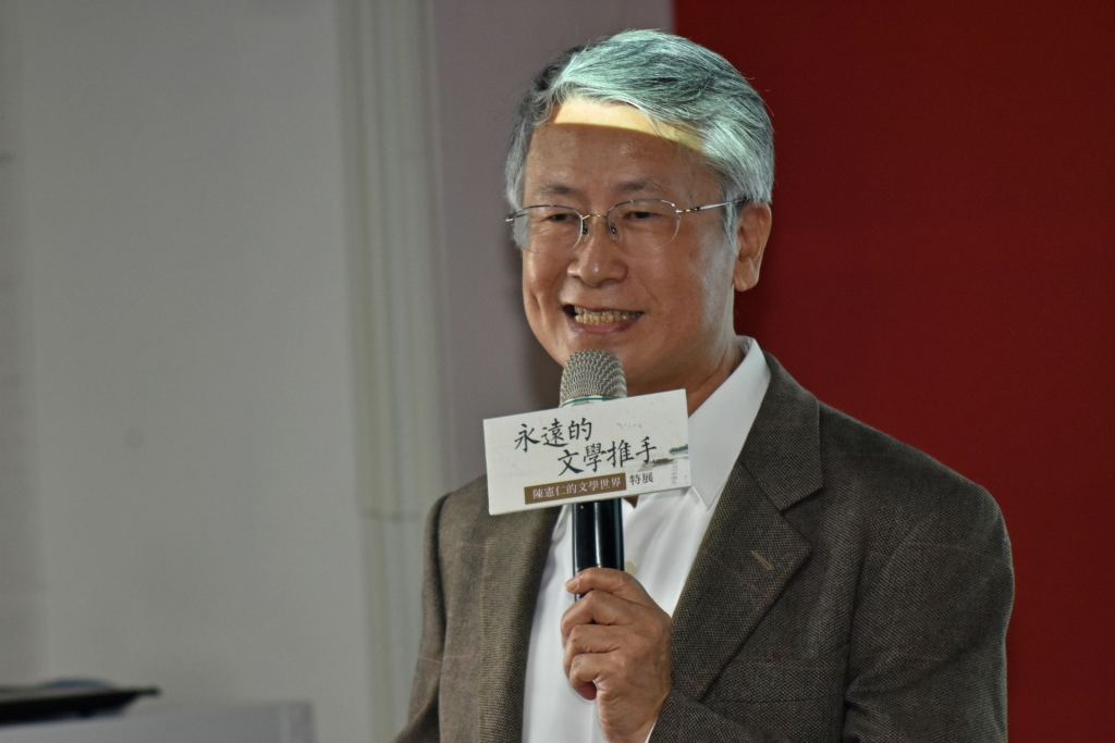 作家蕭蕭分享陳憲仁老師的車子是移動的文壇 作家蕭蕭分享陳憲仁老師的車子是移動的文壇